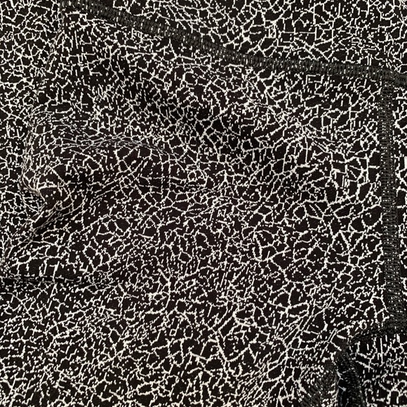 LULULEMON black and white crop leggings - Picture 3 of 5